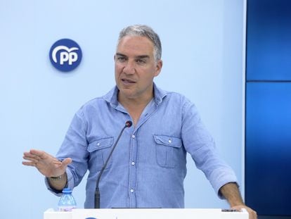 El coordinador general del PP, Elías Bendodo, en la sede del partido, en Málaga, el 28 de julio.