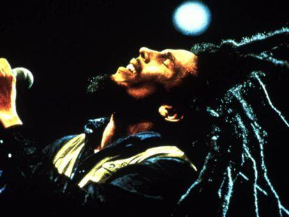 Bob Marley, durante una actuación. En vídeo, el reagge declarado Patrimonio cultural Inmaterial de la Humanidad por la UNESCO.