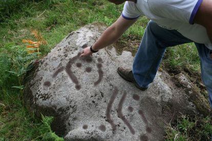 Imagen tratada del Petroglifo de Monte cedida por Mari&ntilde;apatrimonio