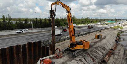 Obras de la ingeniería ASAP en la autopista SR-821 de Miami (Florida, EE UU).