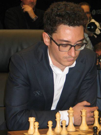 Fabiano Caruana, al inicio de la 12ª partida, este lunes en Londres