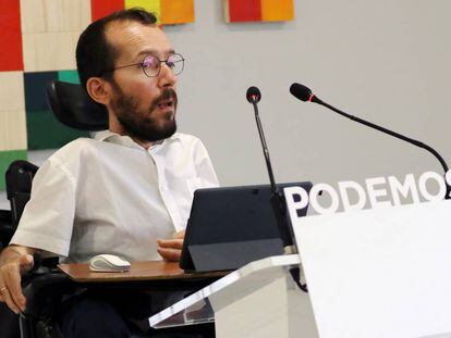 El secretario de Organizaci&oacute;n de Podemos, Pablo Echenique, en rueda de prensa.