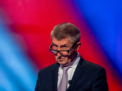 El primer ministro de la República Checa y líder del movimiento ANO, Andrej Babis, durante un debate electoral, en el plató de la televisión Checa, en Praga, el pasado 6 de octubre.