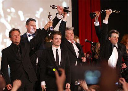 Algunos miembros del equipo subieron a recoger el premio a la mejor película.
