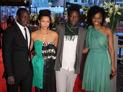 De izq. a dcha., los actores de la película 'Aujourd d’hui', Djolof M'bengue, Anisia Uzeyman, Saul Williams y Aissa Maiga.