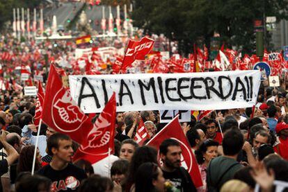 Imagen de la manifestación de Madrid a su paso por la plaza de Cibeles