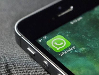 La aplicación WhatsApp descargada en un teléfono móvil, en una foto de archivo.