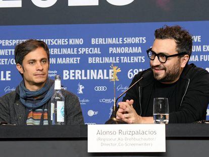 Gael García Bernal y Alonso Ruizpalacios, durante la rueda de prensa de 'Museo'.