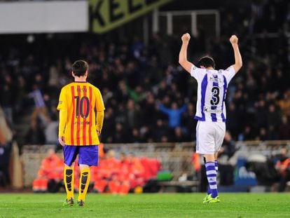 Mikel Gonzalez celebra la victoria de la Real Sociedad ante el F.C. Barcelona