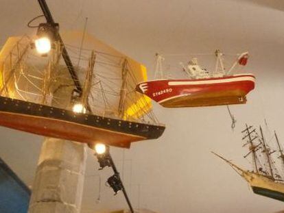 Maquetas de barcos expuestas en el Museo del Pescador de Bermeo.
