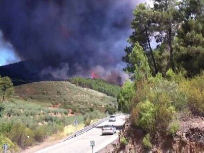 Estabilizado el incendio en Las Hurdes que obligó a evacuar a 50 vecinos