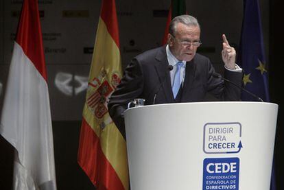 Isidro Fainé, durante el acto de clausura del Congreso de Directivos, ayer en Bilbao.