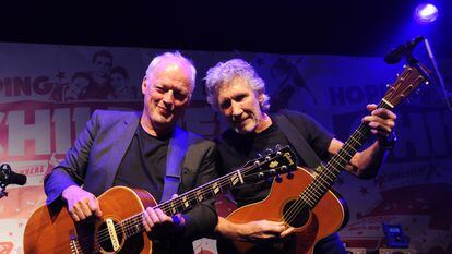 David Gilmour (izquierda) y Roger Waters, en un concierto benéfico en Londres en 2010.