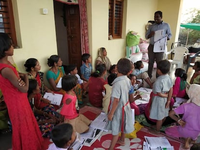 Programa educativo de Acciona en Bannur (India).