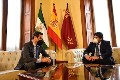 Firma de la declaración en defensa del trasvase de los presidentes de Andalucía y Murcia.