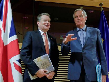 Los negociadores británico y comunitario, David Frost y Michel Barnier.