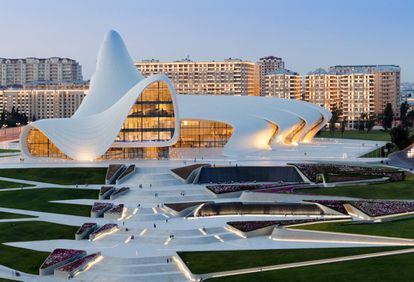 Centro Cultural Heydar Aliyev, levantado en Bakú (Azerbaiyán).
