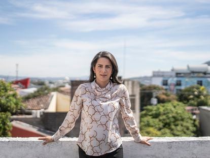 Claudia Ortiz, diputada y candidata a la reelección por el partido Vamos, en San Salvador.