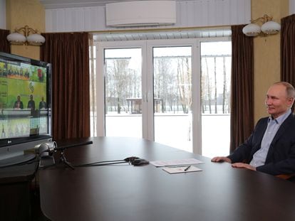 El presidente ruso, Vladimir Putin, en una videoconferencia, este lunes.