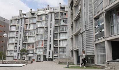 Bloque de viviendas de alquiler social en Carabanchel vendidas al fondo buitre Fidere cuando Ana Botella era alcaldesa de Madrid.