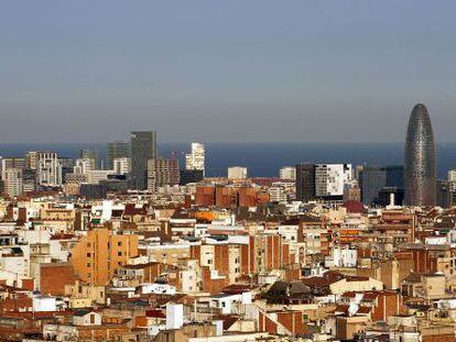 Vista de Barcelona, con la torre Agbar a la derecha.