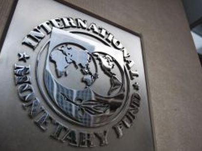 Entrada al edificio del FMI.