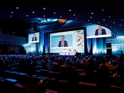 Emmanuel Faber, que dejó la presidencia de Danone por la presión de los fondos, se dirige a los accionistas en la junta de 2018.