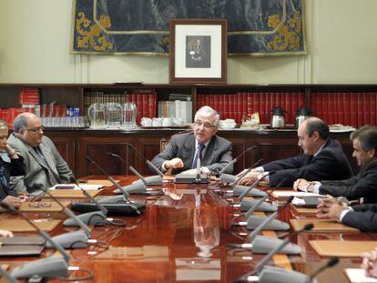 El presidente del Consejo General del Poder Judicial, Gonzalo Moliner, durante un encuentro con jueces decanos.