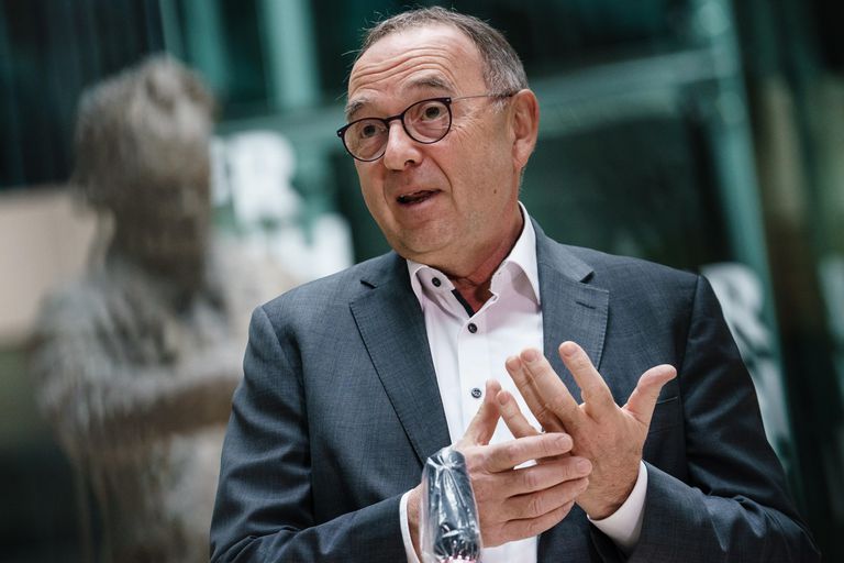 El copresidente del partido socialdemócrata alemán, Norbert Walter-Borjans, durante una conferencia de prensa en Berlín esta semana.