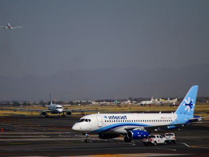 Un avión de Interjet, el 19 de noviembre en el aeropuerto internacional de Ciudad de México.