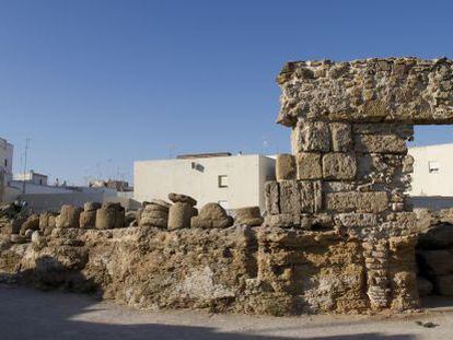 Unas obras mantienen cerrado el teatro romano de Cádiz