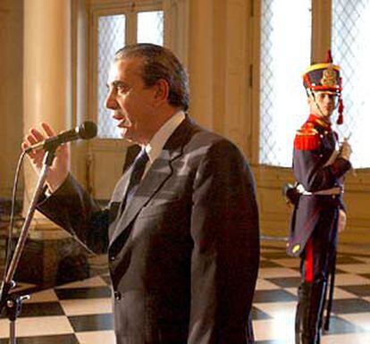 El presidente de la Cámara de Diputados argentina, Eduardo Camaño, en una rueda de prensa.