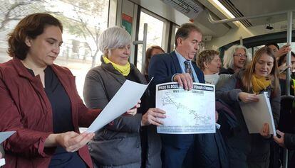Colau, ayer en un acto por la unión de las dos redes de tranvía de Barcelona.