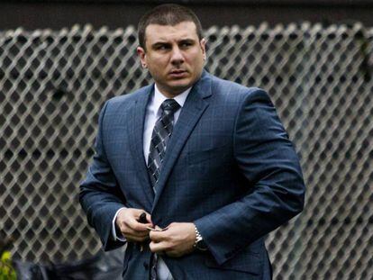 Daniel Pantaleo antes de personarse ante el tribunal disciplinario