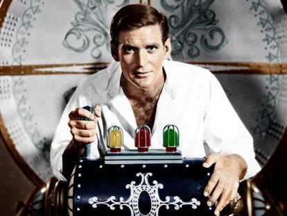 Rod Taylor, a los mandos de la máquina del tiempo más 'vintage', en 'El tiempo en sus manos'.