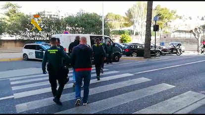Momento de la detención, el pasado 23 de febrero, de miembros de la banda motera dedicada al tráfico de marihuana en la provincia de Alicante.