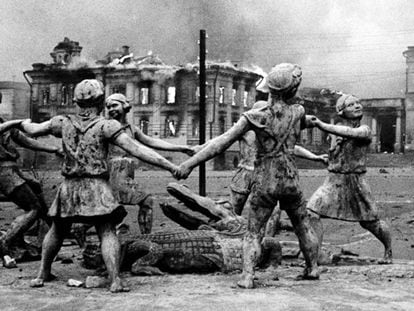 La fuente de los niños y el cocodrilo en Stalingrado en 1942