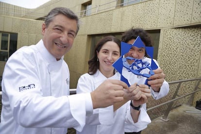 Los chefs Joan Roca, Elena Arzak y Gast&oacute;n Acurio, en febrero pasado tras la presentaci&oacute;n del premio mundial Basque Culinary.