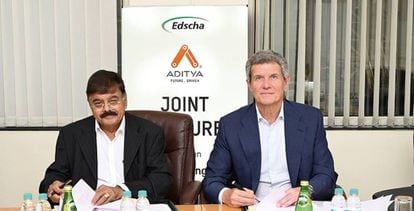 Firma de la alianza entre Aditya y Edscha.