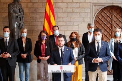 El 'president' de la Generalitat, Pere Aragonès, flanqueado por sus consejeros, en una comparecencia el pasado mes de septiembre