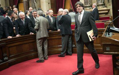 Pleno de investidura en el Parlament de Cataluna, Carles Puigdemont investido nuevo presidente de la Generalitat, en el Parlament de Cataluna. Barcelona, 7 de enero de 2016 [ALBERT GARCIA].