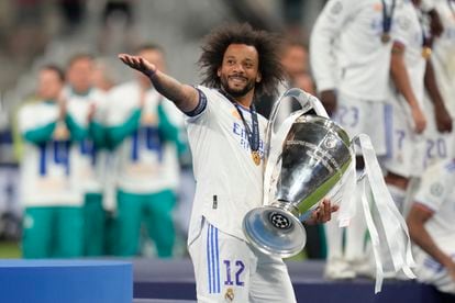 Marcelo celebra la decimocuarta Champions del Real Madrid.