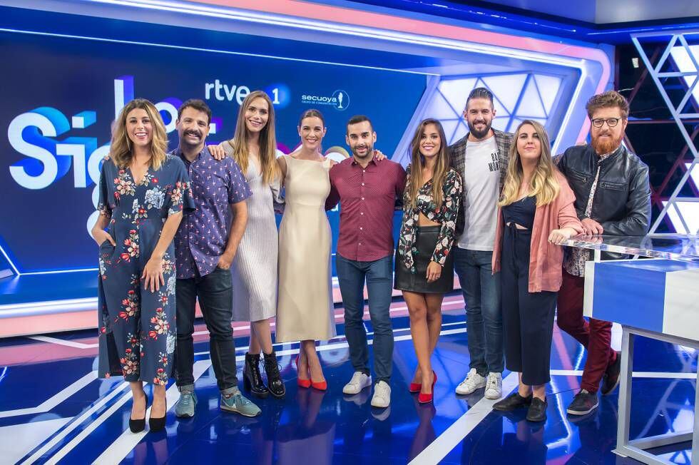 De izquierda a derecha, Valeria Ros, Ángel Carmona, Ángela Ponce, Raquel Sánchez Silva, Juan Sanguino, Marta Márquez, Javier peña, Carolina Iglesias y Dani Piqueras.