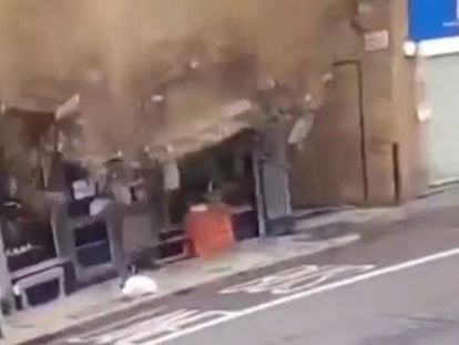 El fuerte temporal que atravesó Londres este fin de semana causó el derrumbe del edificio