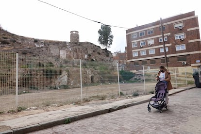 Una de las cuatro parcelas que el Ayuntamiento quiere construir bajo el cerro del Molinete, en Cartagena.