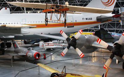 Aviones en el hangar del Museo Aeroscopia, junto a la sede central de Airbus, en Toulouse (Francia).