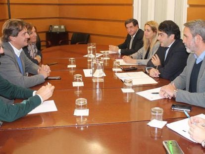 El alcalde de Fuenlabrada, Javier Ayala, se reúne con el consejero de Vivienda, David Pérez. 