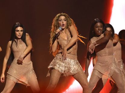 Shakira durante su actuación en los MTV Video Music Awards.