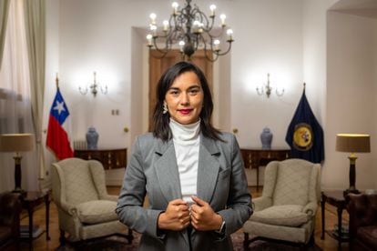 Izkia Jasvin Siches Pastén,​ ministra del Interior y Seguridad Pública de Chile, durante una entrevista el 5 de mayo de 2022.