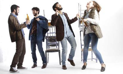 Los protagonistas de 'La necesidad de un náufrago'.